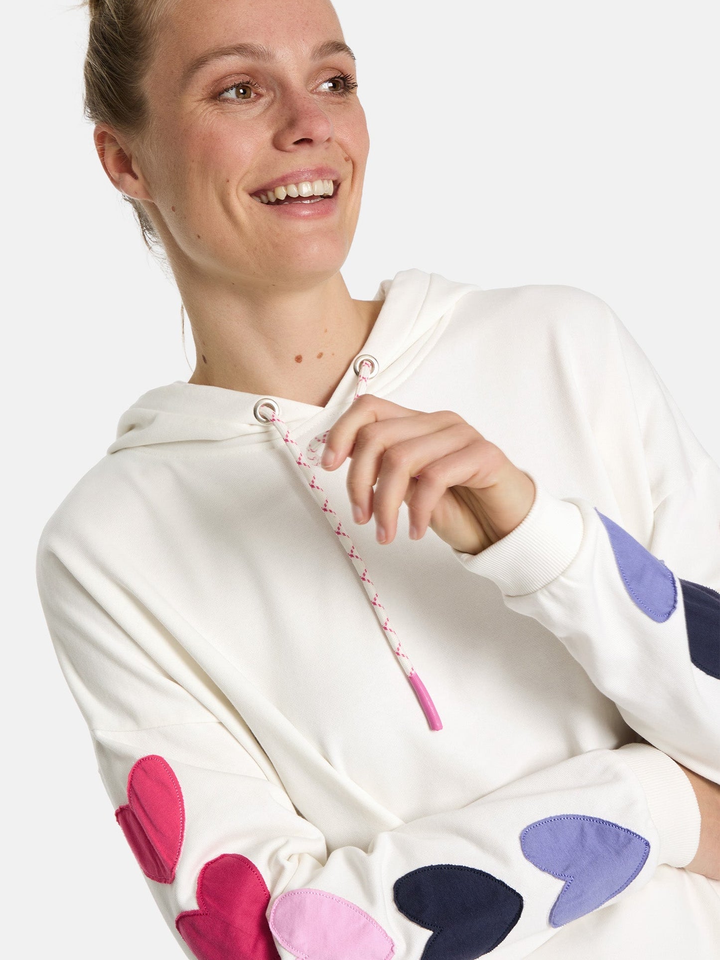 Hoodie "CaraEP" aus Baumwolle